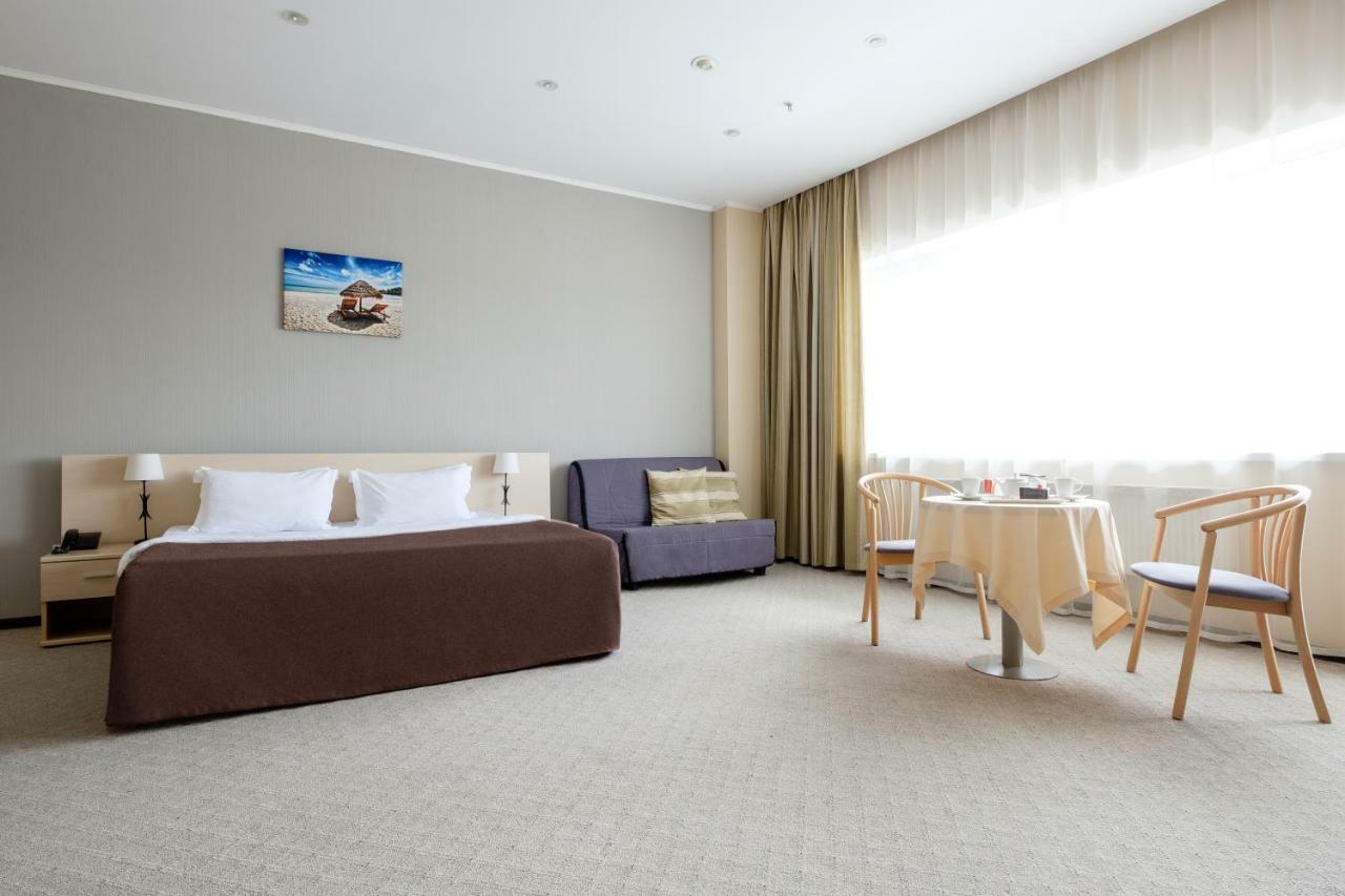 Atlantic By Usta Hotels Ekaterinburg Room photo